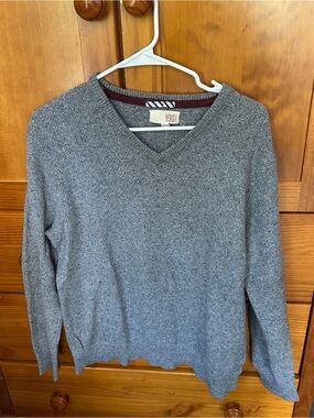 1901 Men's Heather Gray V-Neck Sweater